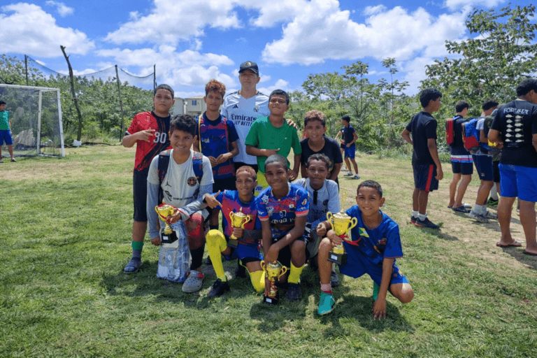 Casa Propia fortalece el deporte y la integración comunitaria en La Valdeza con la actividad “Verano Feliz”